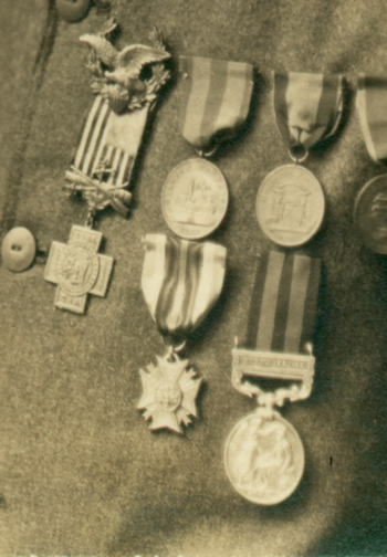 Denis Healy, Medals, 1922